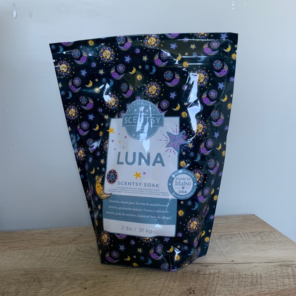 Brand New Scentsy Soak Luna Scent Bath Salts